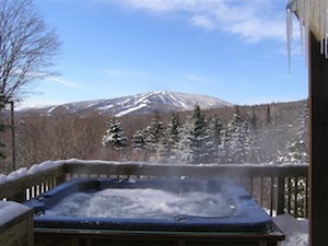 hot tub in Kelowna mountains